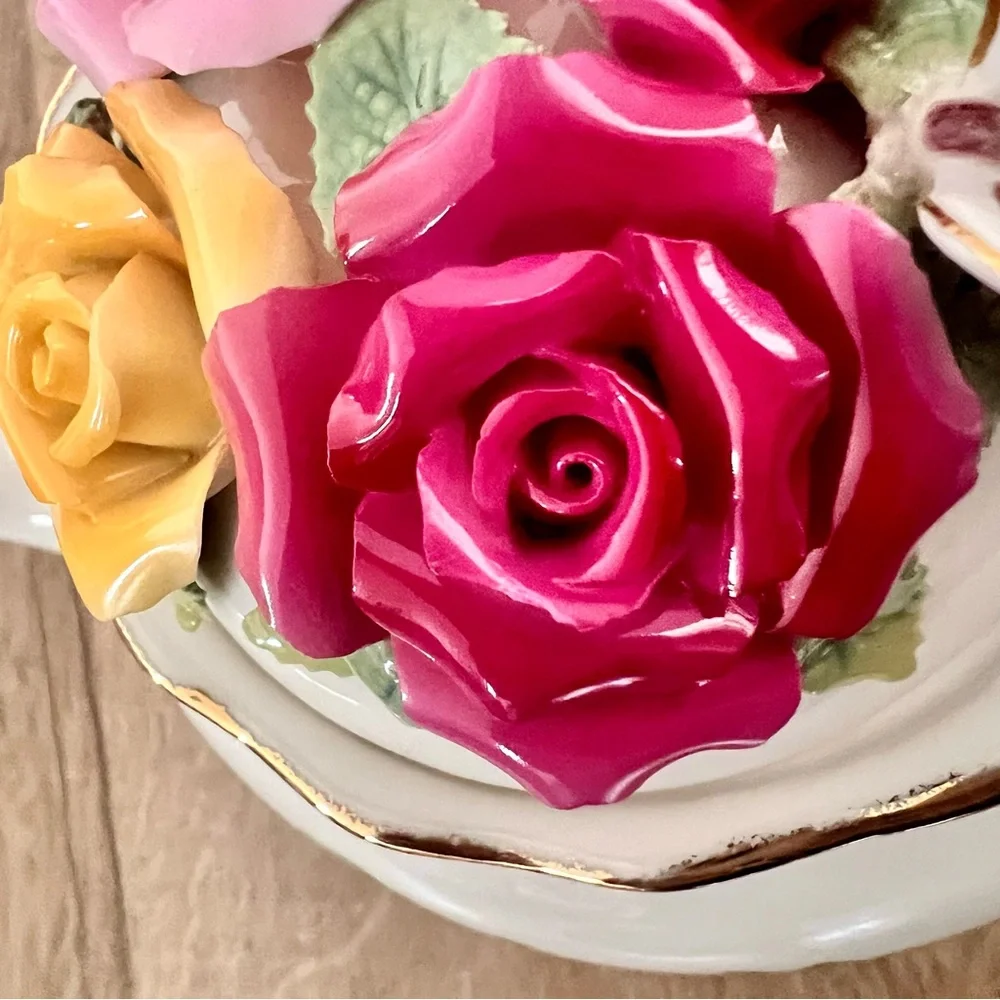 Royal‎ Albert Old Country Roses Teapot with Butterfly & Roses on Lid Vintage